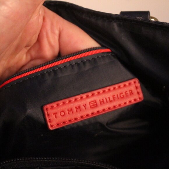 Tommy Hilfiger Logo Tote Bag - Picture 7 of 12